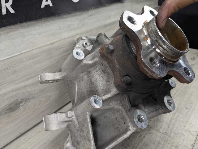 OEM BMW G05 G06 G07 X5 X6 X7 Rear Left Driver Side Hub Spindle Knuckle Bearing