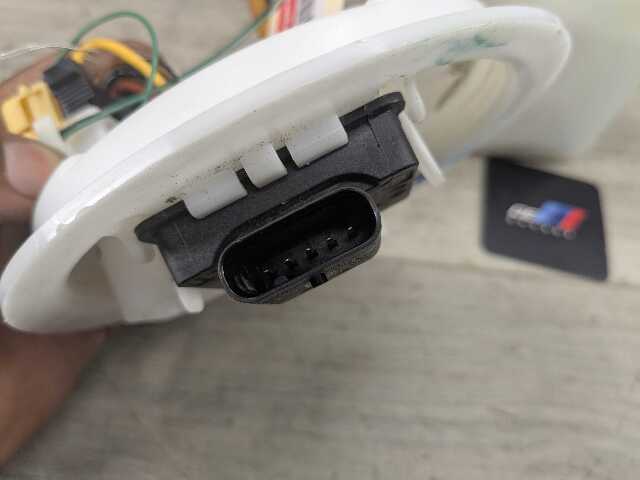 19-25 OEM BMW G05 G06 G07 X5 X6 X7 Rear Gas Tank Fuel Pump Sending Unit B58