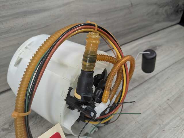 19-25 OEM BMW G05 G06 G07 X5 X6 X7 Rear Gas Tank Fuel Pump Sending Unit B58