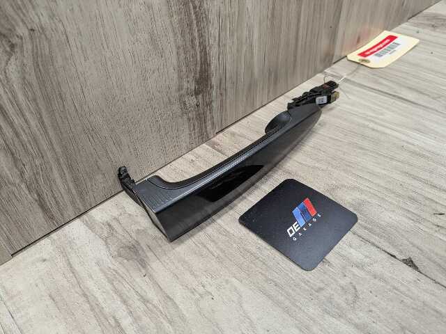 OEM BMW F30 F32 F80 F82 Front Right Passenger Door Handle COMFORT ACCESS Gray