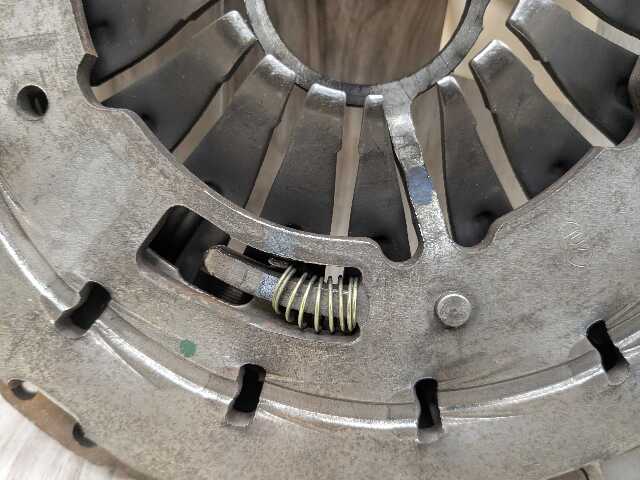 OEM BMW E82 E84 E88 E90 E92 E93 F10 F25 F30 F32 F33 F36 Flywheel Clutch Complete