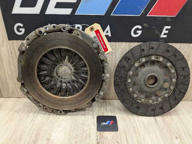 OEM BMW E82 E84 E88 E90 E92 E93 F10 F25 F30 F32 F33 F36 Flywheel Clutch Complete