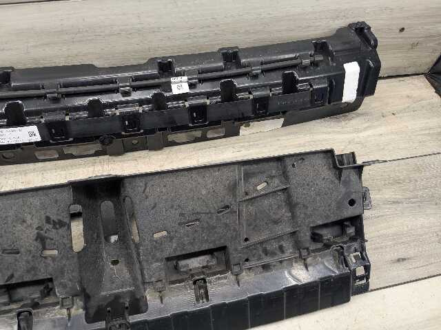 19-25 BMW G05 X5 REAR Bumper Middle Center Guide Mount Support Bracket PAIR