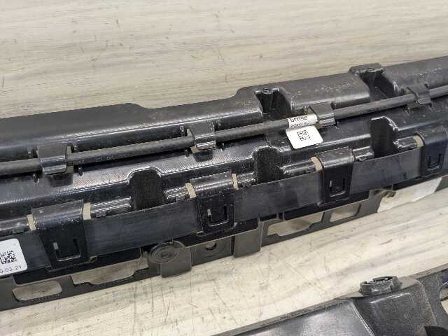 19-25 BMW G05 X5 REAR Bumper Middle Center Guide Mount Support Bracket PAIR