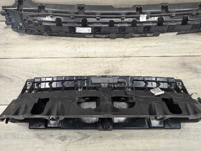 19-25 BMW G05 X5 REAR Bumper Middle Center Guide Mount Support Bracket PAIR