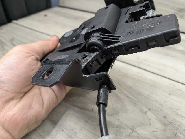19-25 OEM BMW F95 G05 G07 X5 Tailgate Right Passenger Lower Latch Lock Actuator