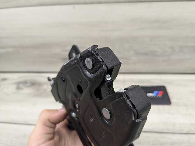 19-25 OEM BMW F95 G05 G07 X5 Tailgate Right Passenger Lower Latch Lock Actuator