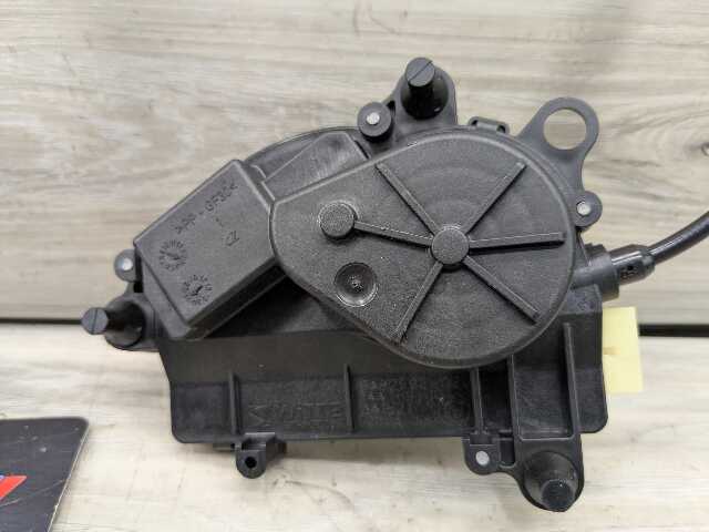19-25 OEM BMW F95 G05 G07 X5 Tailgate Right Passenger Lower Latch Lock Actuator