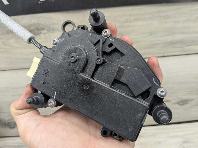 19-25 OEM BMW F95 G05 G07 X5 Tailgate Right Passenger Lower Latch Lock Actuator