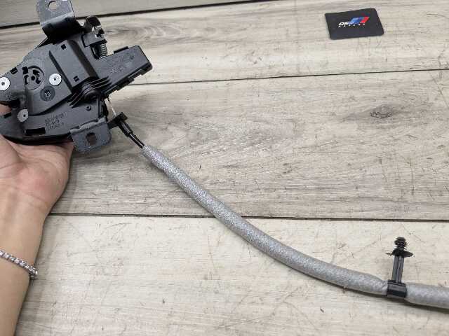 19-25 OEM BMW F95 G05 G07 X5 Tailgate Right Passenger Lower Latch Lock Actuator