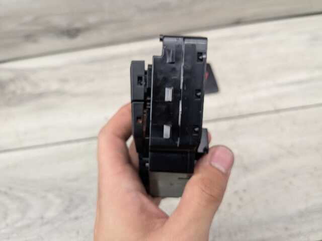 OEM BMW F95 G05 G09 X5 X5M XM Front Left Driver Door Seat Memory Massage Switch
