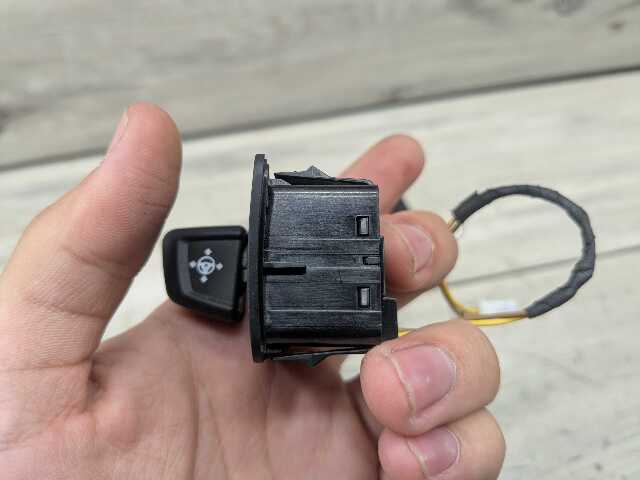 OEM BMW F90 G05 G06 G07 G11 G12 G30 Steering Wheel Column Adjust Control Switch