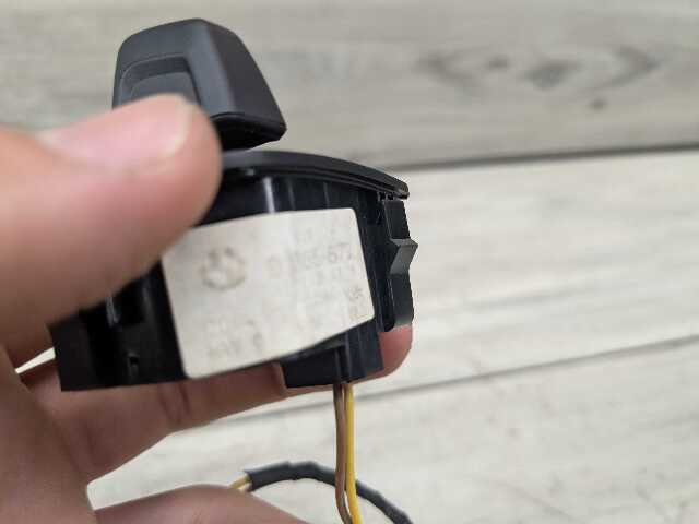 OEM BMW F90 G05 G06 G07 G11 G12 G30 Steering Wheel Column Adjust Control Switch