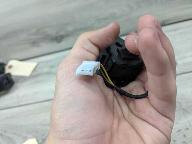 OEM BMW F90 G05 G06 G07 G11 G12 G30 Steering Wheel Column Adjust Control Switch