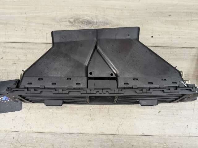 06-13 OEM BMW E90 E91 E92 E93 M3 Dashboard Center AC Air Vent Grille Trim