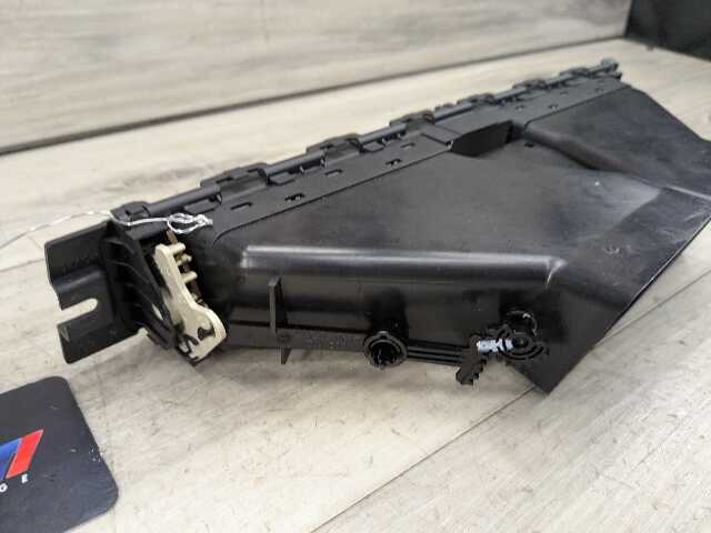 06-13 OEM BMW E90 E91 E92 E93 M3 Dashboard Center AC Air Vent Grille Trim