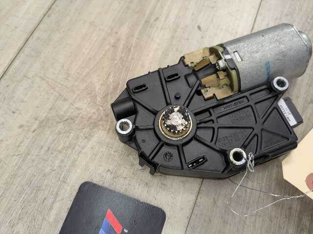OEM BMW F02 F06 F10 F13 F16 F22 F30 F32 F36 F80 F82 Sunroof Glass Motor Drive