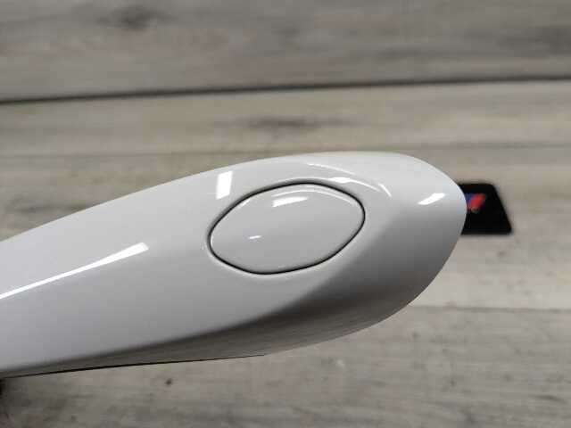 OEM BMW F90 G01 G05 G20 G30 G80 FRONT Left Driver Side Door Handle COMFORT White