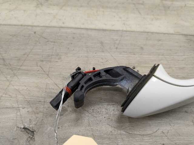 OEM BMW F90 G01 G05 G20 G30 G80 FRONT Left Driver Side Door Handle COMFORT White