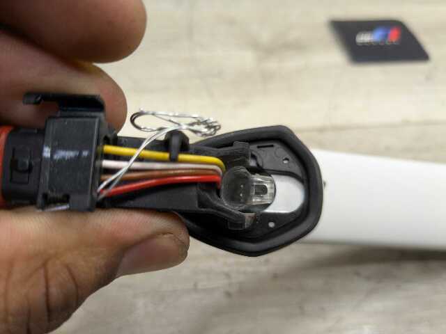 OEM BMW F90 G01 G05 G20 G30 G80 FRONT Left Driver Side Door Handle COMFORT White