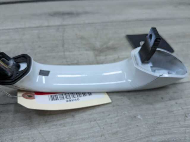 OEM BMW F90 G01 G05 G20 G30 G80 FRONT Left Driver Side Door Handle COMFORT White