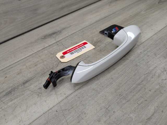 OEM BMW F90 G01 G05 G20 G30 G80 FRONT Left Driver Side Door Handle COMFORT White