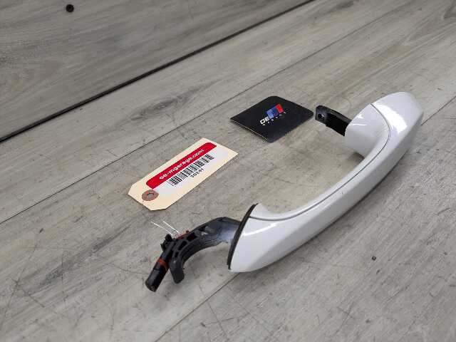 *OEM BMW F90 G01 G05 G20 G30 G80 REAR Left Driver Side Door Handle COMFORT White