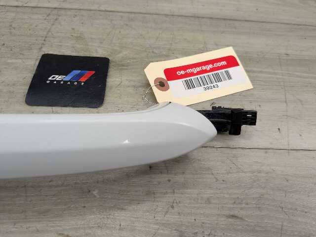 OEM BMW F90 G01 G20 G30 G80 Front Rear Right Passenger COMFORT Door Handle White