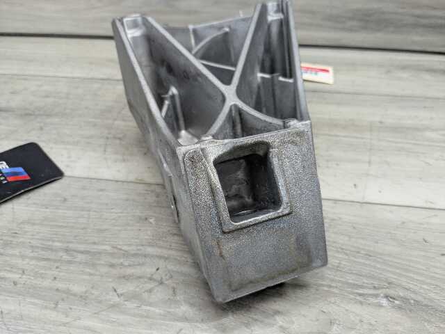OEM BMW G01 G05 G12 G20 G22 G26 G30 Left Driver Engine B58 Motor Mount Bracket