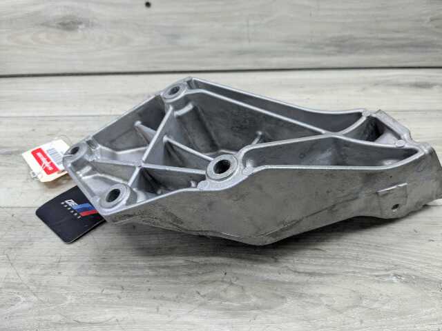 OEM BMW G01 G05 G12 G20 G22 G26 G30 Left Driver Engine B58 Motor Mount Bracket