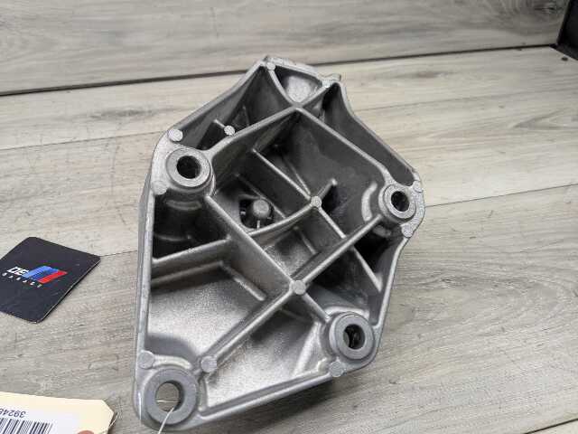OEM BMW G01 G05 G12 G20 G22 G26 G30 Left Driver Engine B58 Motor Mount Bracket