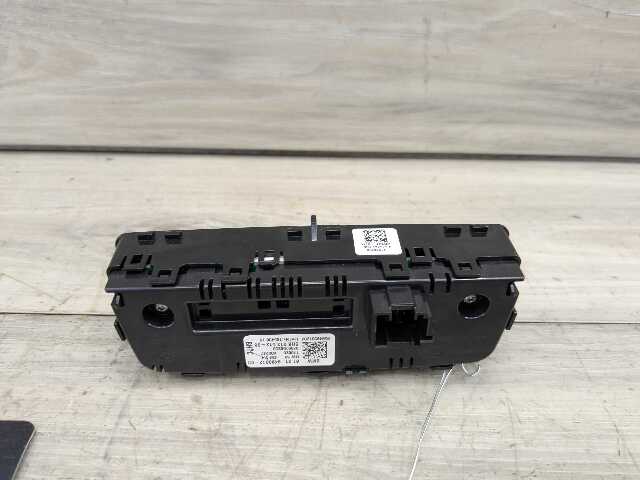 OEM BMW G20 G22 G23 G26 G80 G82 G83 Rear AC Air Climate Control Switch Module