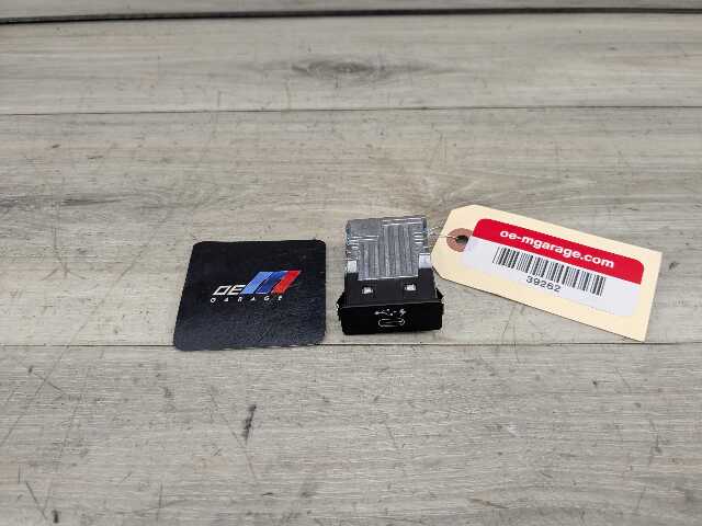 OEM BMW F44 F48 F97 G01 G05 G12 G20 G30 G80 USB Dual Type C Charger Port Socket
