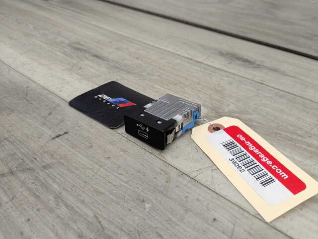 OEM BMW F44 F48 F97 G01 G05 G12 G20 G30 G80 USB Dual Type C Charger Port Socket
