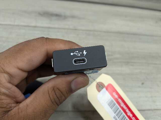 OEM BMW F44 F48 F97 G01 G05 G12 G20 G30 G80 USB Dual Type C Charger Port Socket