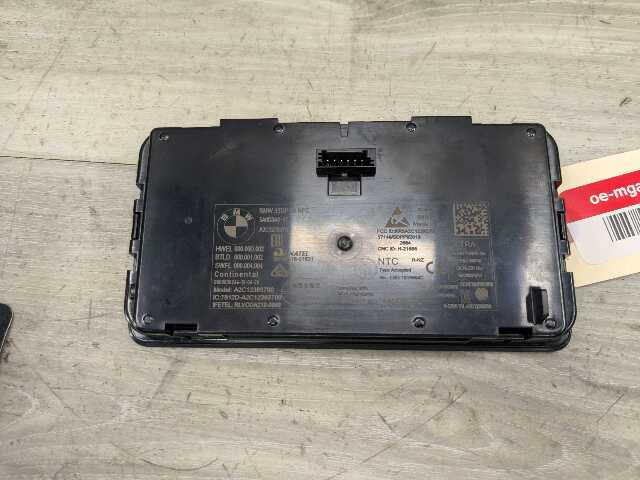 OEM BMW G20 G22 G23 G26 G80 M3 Center Console Storage Phone Car Wireless Charger