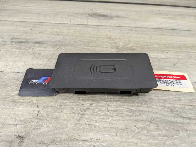 OEM BMW G20 G22 G23 G26 G80 M3 Center Console Storage Phone Car Wireless Charger