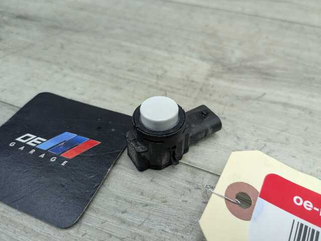 OEM BMW F44 F93 F95 G05 G06 G07 G20 G26 M8 Bumper Parking Sonic PDC Sensor White