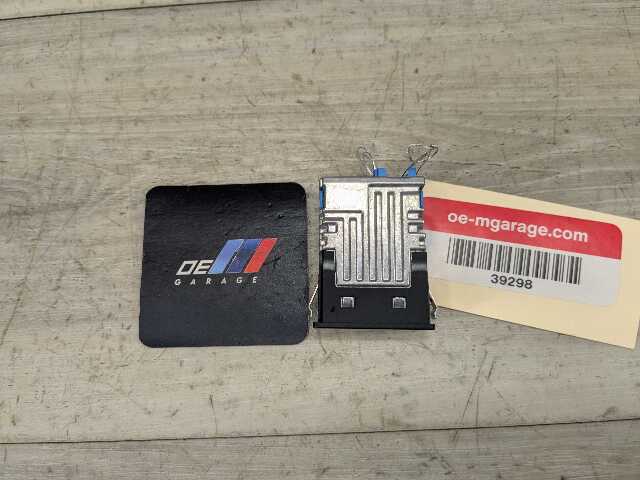 OEM BMW F48 F97 G01 G20 G22 G23 G26 G30 USB Type C Socket Charger Port Connector
