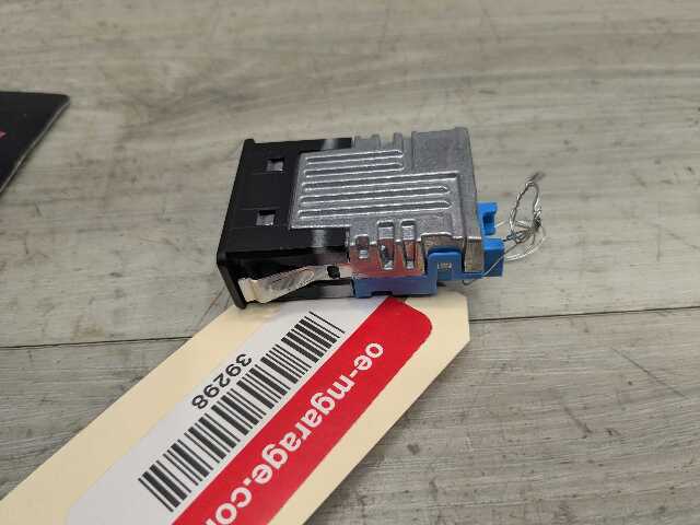 OEM BMW F48 F97 G01 G20 G22 G23 G26 G30 USB Type C Socket Charger Port Connector