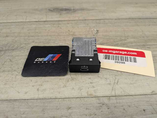 OEM BMW F48 F97 G01 G20 G22 G23 G26 G30 USB Type C Socket Charger Port Connector