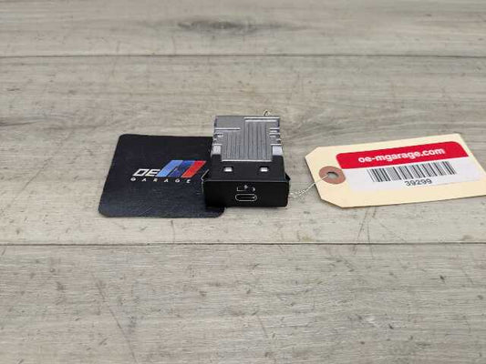 OEM BMW F48 F97 G01 G20 G22 G23 G26 G30 USB Type C Socket Charger Port Connector