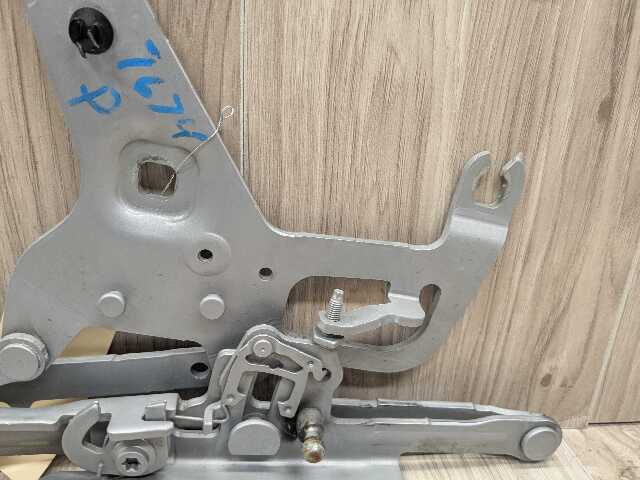 OEM BMW F15 F16 F85 X5 X6 Left Right Hood Hinge Support Bracket Brace SET Gray