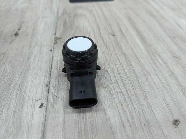 OEM BMW F44 G01* G05 G16 G20 G26 G30* G80 M3 M4 Bumper Parking PDC Sensor White