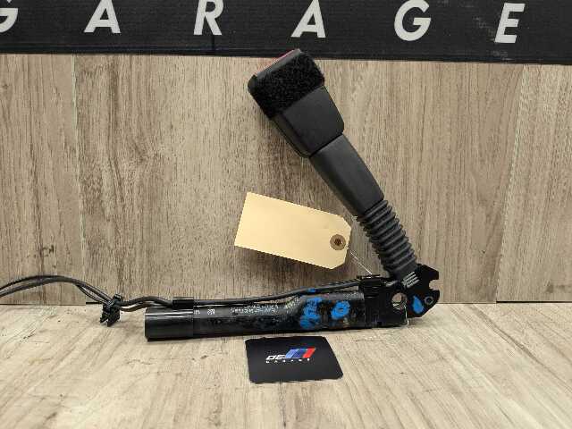 OEM BMW F30 F32 F36 F80 F82 F87 Front Right Passenger Seat Belt Buckle Tensioner