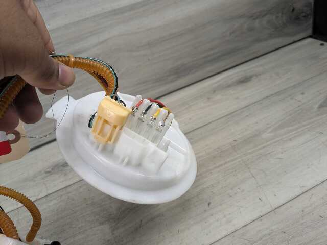 OEM BMW G20 G22 G23 G26 G42 330 M340 430 M440 Gas Tank Mounted Sending Fuel Pump