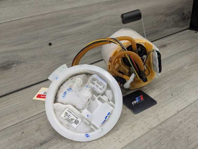 OEM BMW G20 G22 G23 G26 G42 330 M340 430 M440 Gas Tank Mounted Sending Fuel Pump