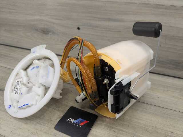 OEM BMW G20 G22 G23 G26 G42 330 M340 430 M440 Gas Tank Mounted Sending Fuel Pump