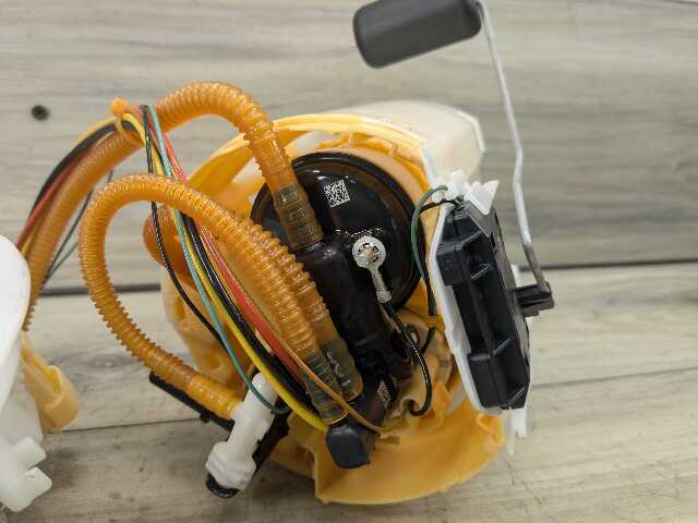 OEM BMW G20 G22 G23 G26 G42 330 M340 430 M440 Gas Tank Mounted Sending Fuel Pump