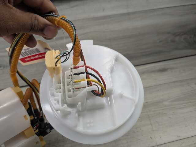 OEM BMW G20 G22 G23 G26 G42 330 M340 430 M440 Gas Tank Mounted Sending Fuel Pump